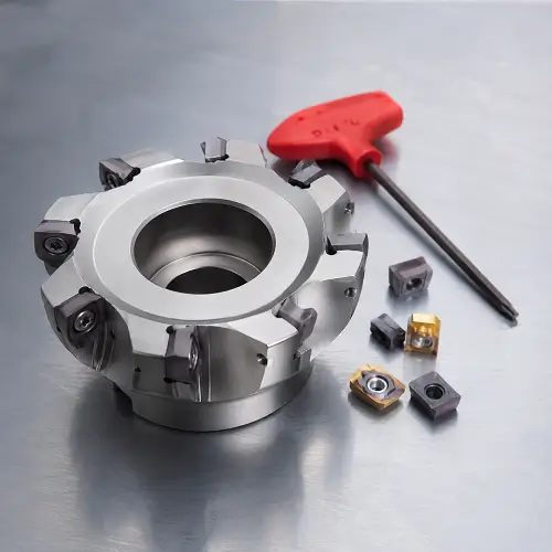 Face mills for machining large flat surfaces in CNC milling
